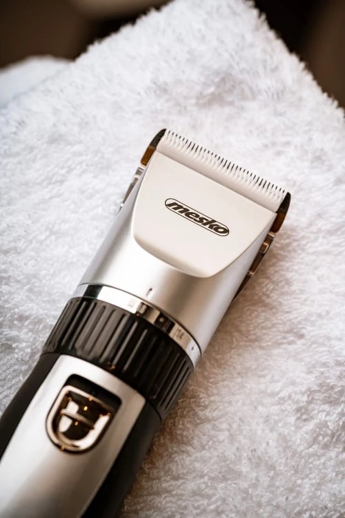 Makinë qethëse për kafshë shtëpiake, Adler, MS 2826, kokë titan me teh qeramik, 35W, deri 90 min, me/pa kabllo, set me 4 krehra dhe bateri shtesë Makinë qethëse për kafshë shtëpiake, Adler, MS 2826, kokë titan me teh qeramik, 35W, deri 90 min, me/pa kabllo, set me 4 krehra dhe bateri shtesë