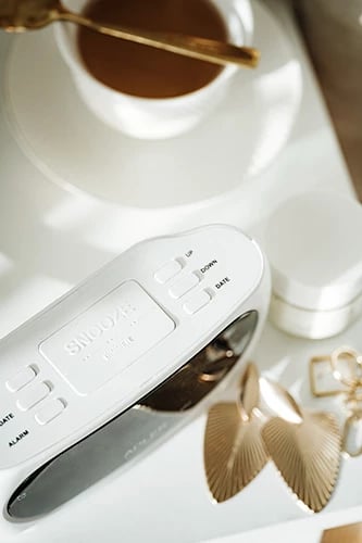 orë alarmi LED Adler AD 1186, temperaturë dhe lagështi, datë, rregullim ndriçimi, e bardhë orë alarmi LED Adler AD 1186, temperaturë dhe lagështi, datë, rregullim ndriçimi, e bardhë