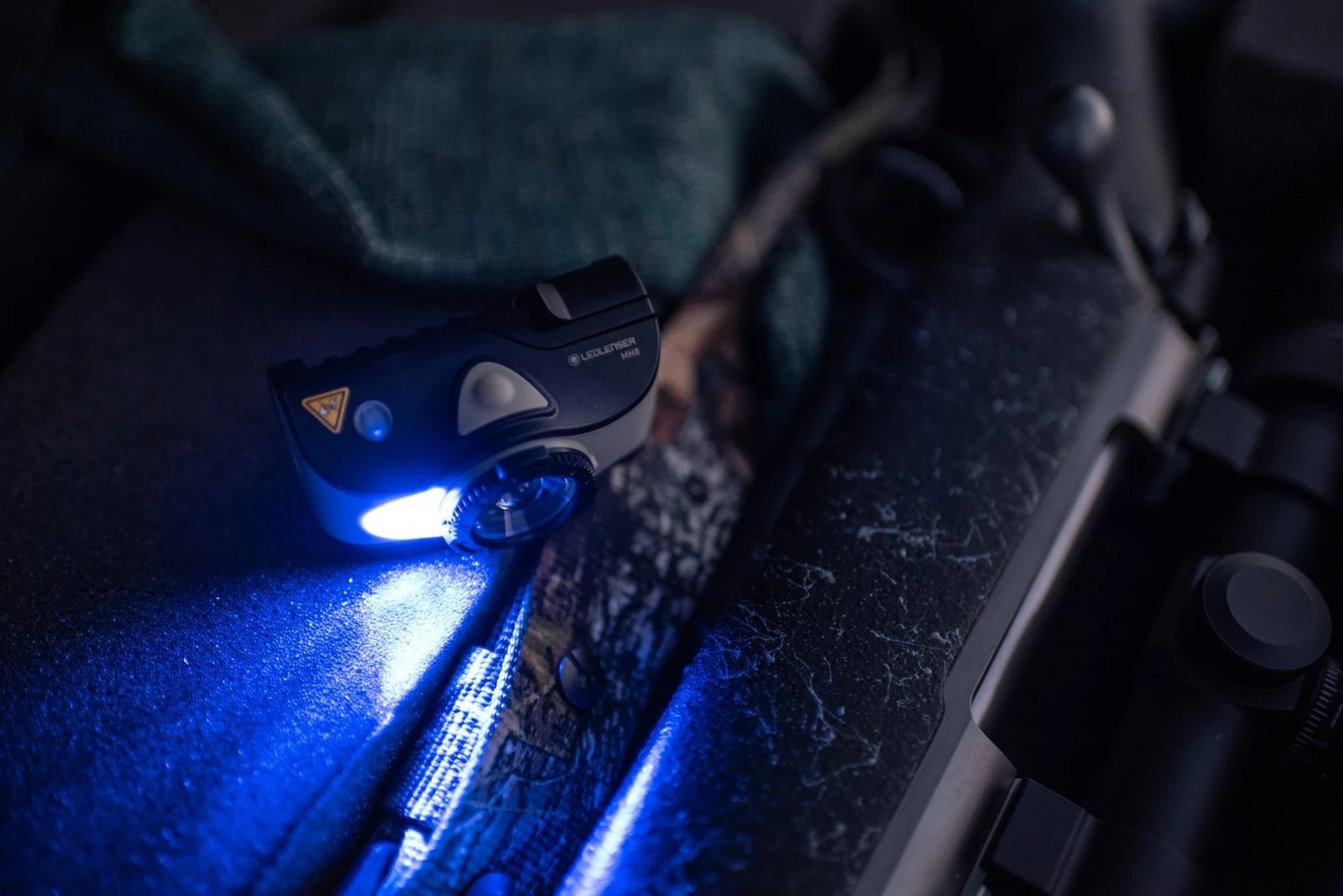 Dritë koke Ledlenser MH8, LED, e zezë