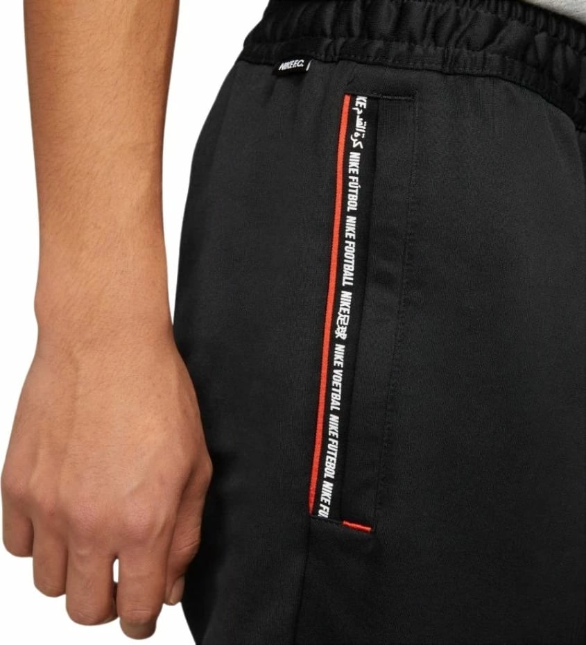 Pantallona sportive Nike për meshkuj, të zeza