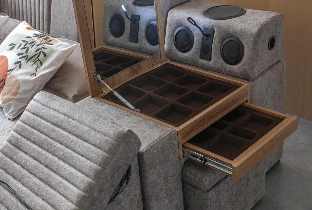 Krevat dopio me funksione smart, ngjyrë kafe, Skye Decor, Sunshine Smart