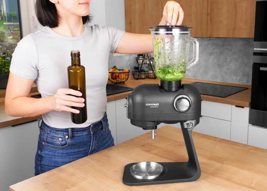 Robot kuzhine planetar Concept RM8000, 1200 W, tas 5 L, blender qelqi 1.5 L, me aksesorë, i zi