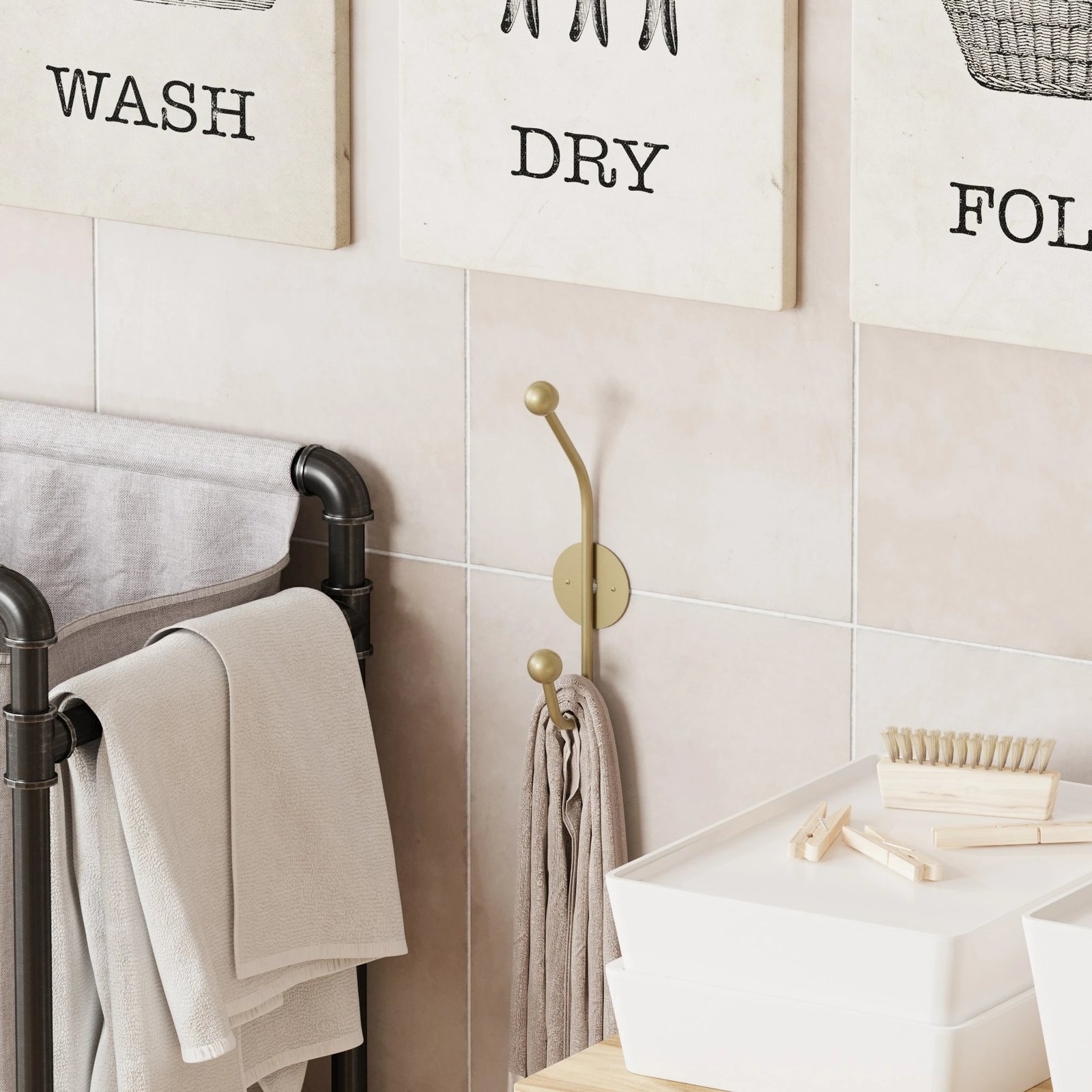 Varëse muri metalike, ngjyrë ari, Rhino-A, 6x9cm, lartësi 24cm