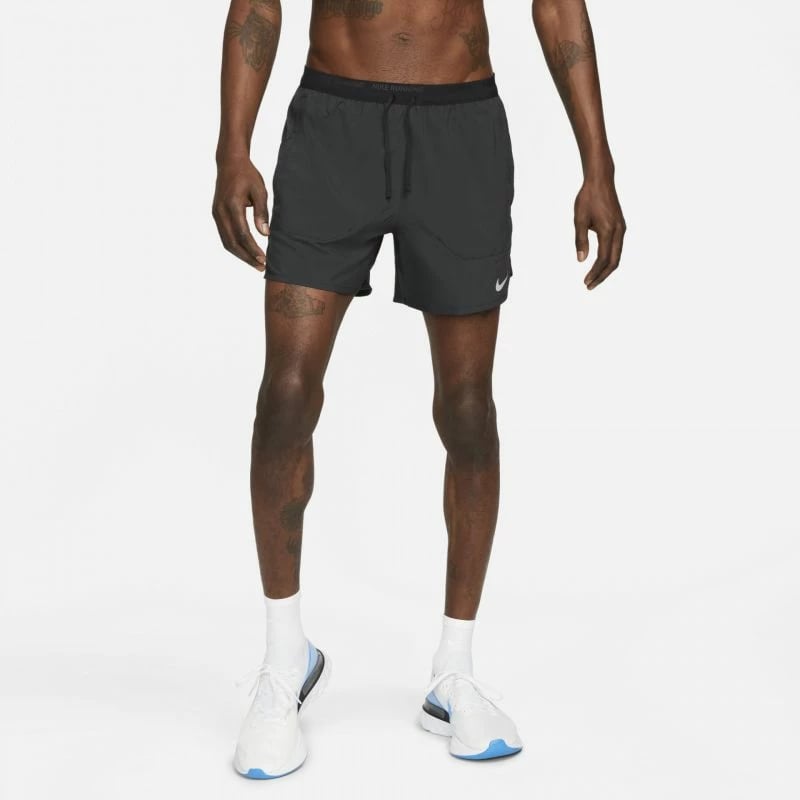 Shorce për vrapim Nike Dri-FIT Stride M DM4755-010, për meshkuj