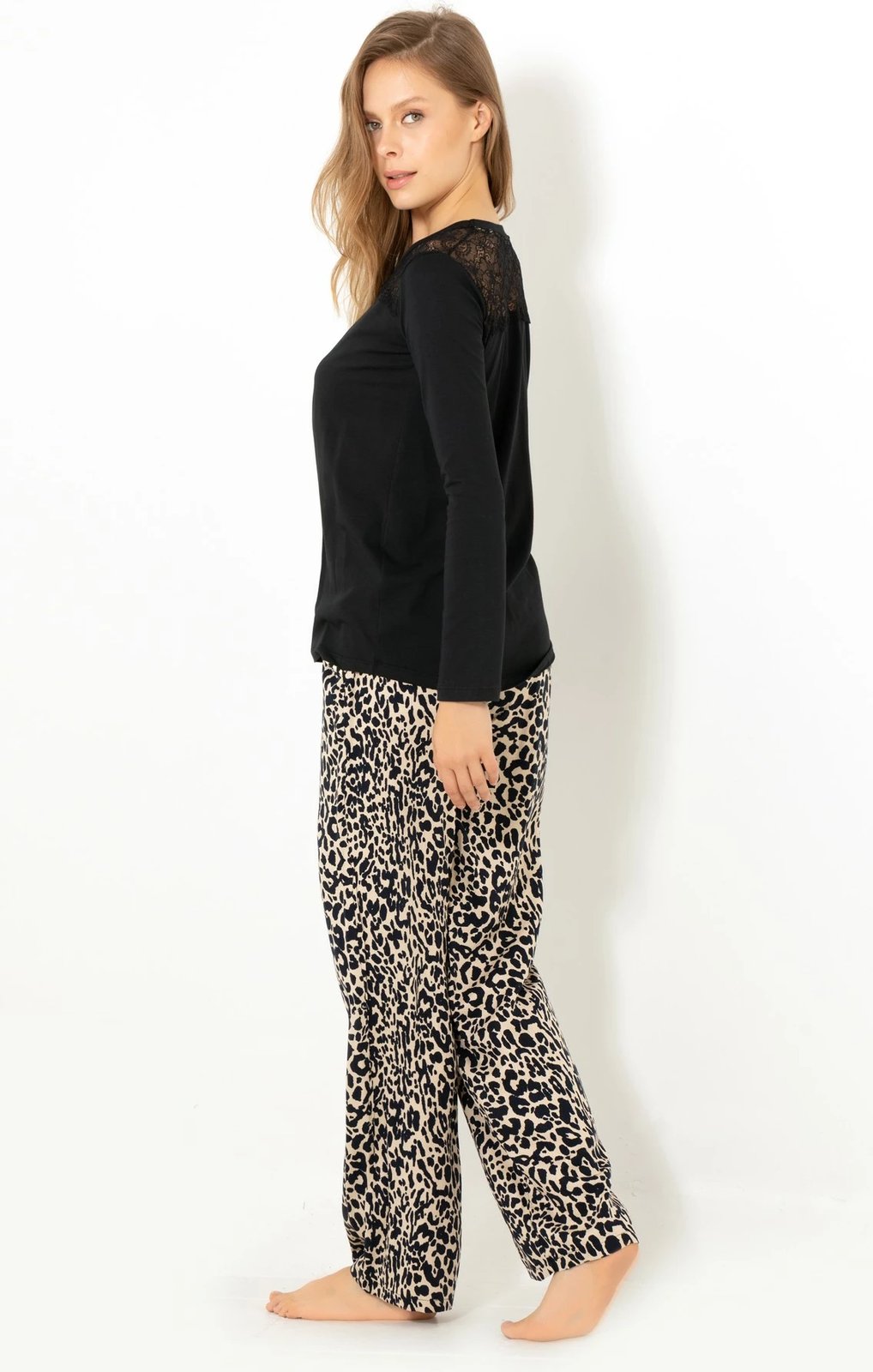 Set pizhamash për gra, Jumeon, 002-000255, e zezë