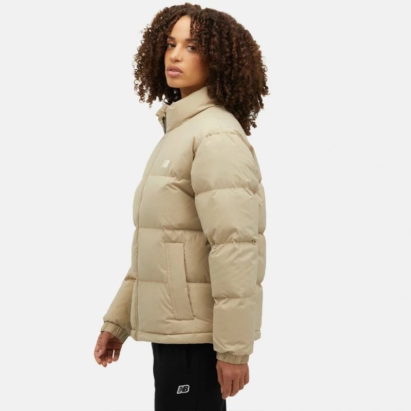 Jakne New Balance femra, bezhë
