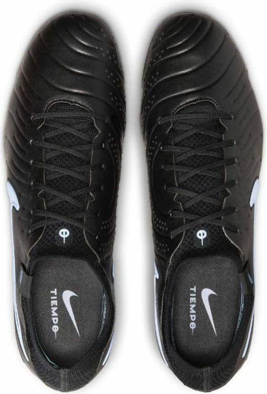 Atlete futbolli Nike, të zeza