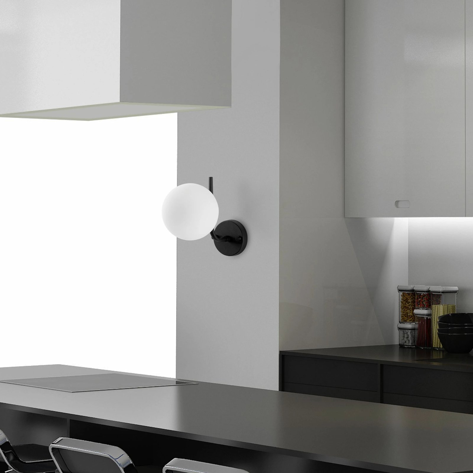 Llambë muri Opviq, Antler - 15016, metal e zi, kapak qelqi, 15x29x23cm Llambë muri Opviq, Antler - 15016, metal e zi, kapak qelqi, 15x29x23cm