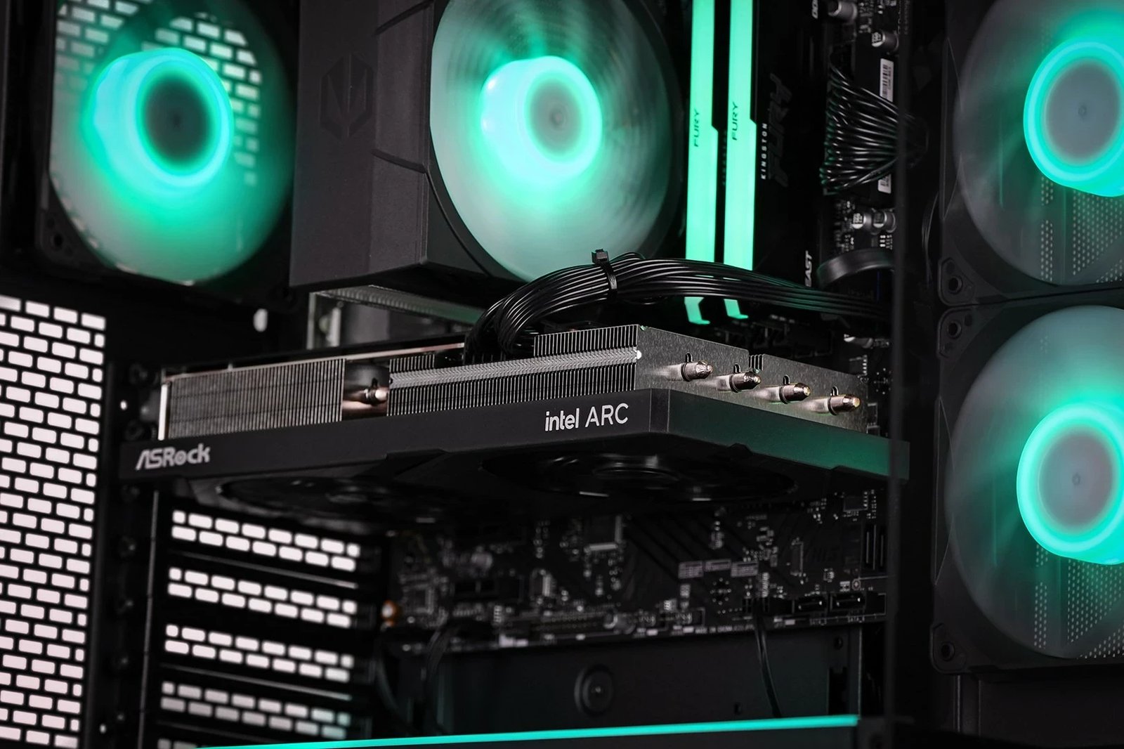 Kompjuter Actina, Intel Core i5, 32GB RAM, 1TB SSD, Intel Arc A580, i zi