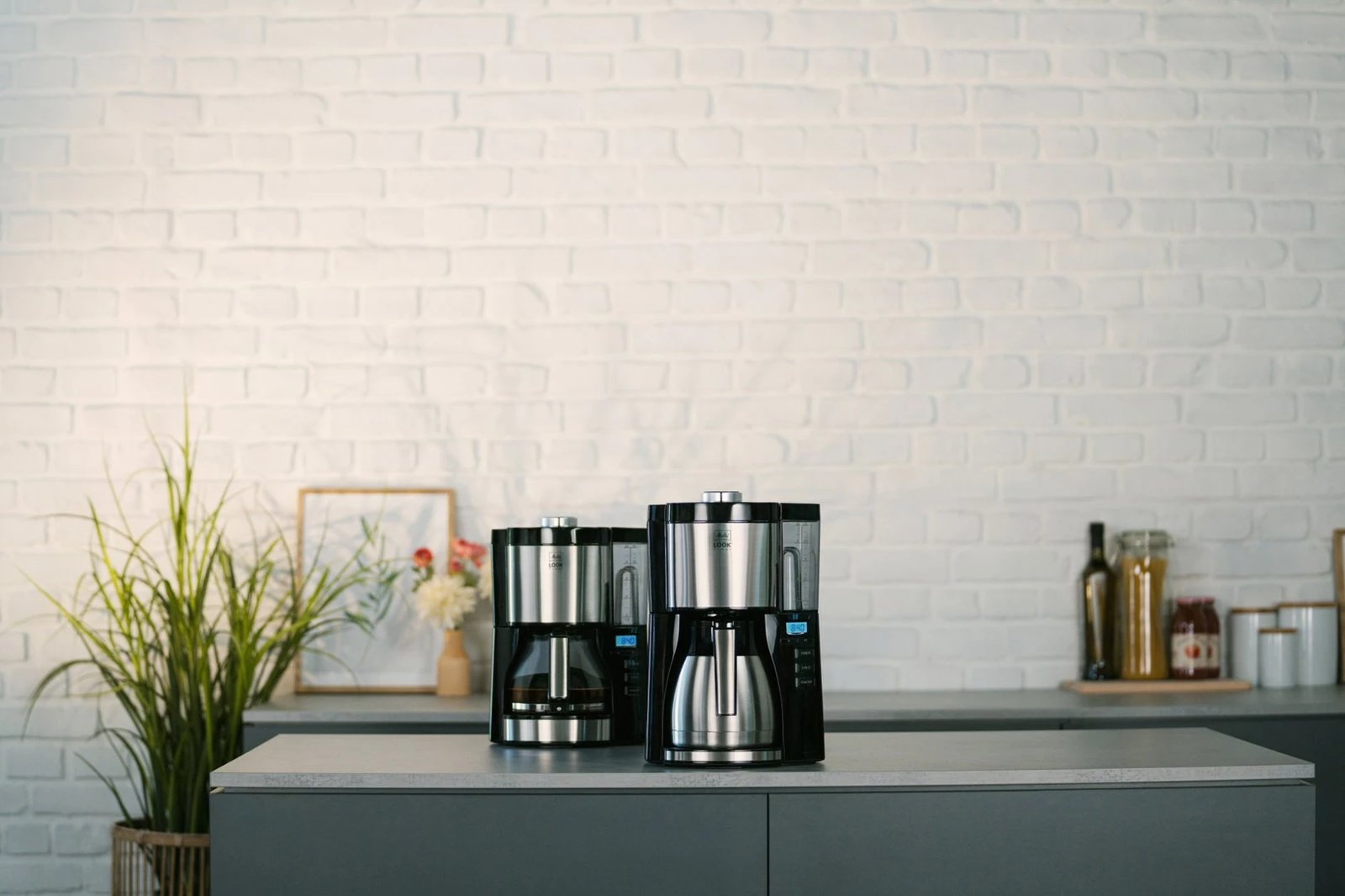 Aparat kafeje Melitta 1025-18, i zi Aparat kafeje Melitta 1025-18, i zi