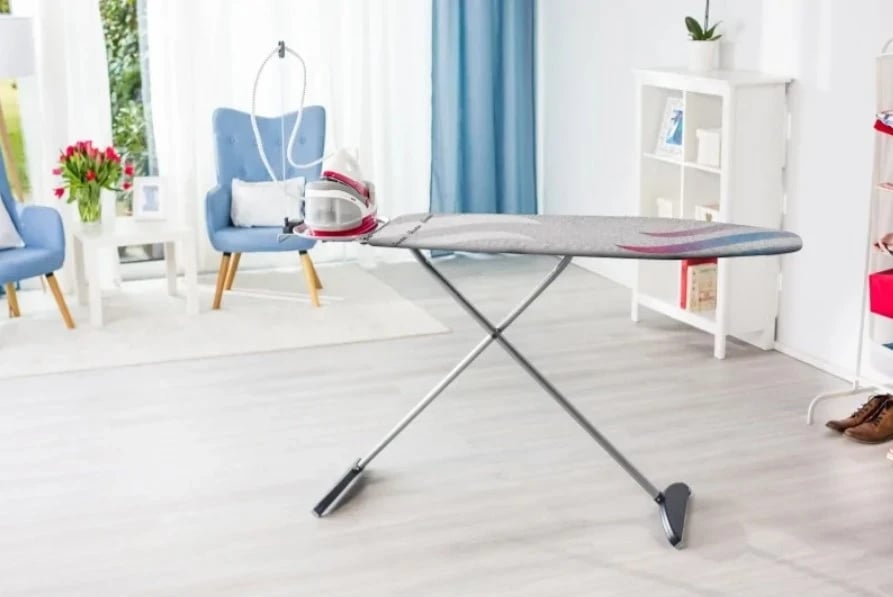 Tavolinë për hekurosje Vileda Total Reflect Plus, 130 cm x 44 cm, shumëngjyrëshe