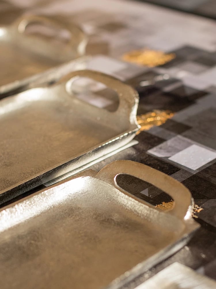 Tabaka dekorative ADORO, alumin, ngjyrë argjendi, 61x16x4cm