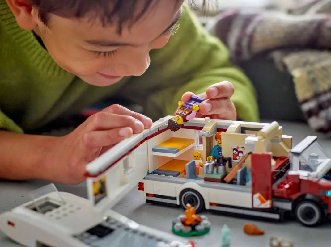 Set LEGO City Vacation Camper Full of Adventures 60454, 385 pjesë