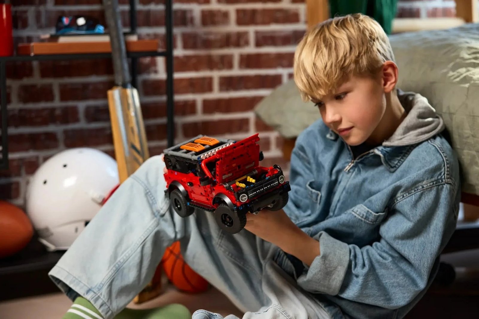 Set LEGO Technic Ford Bronco SUV 42213, për fëmijë dhe të rritur, Kuqe