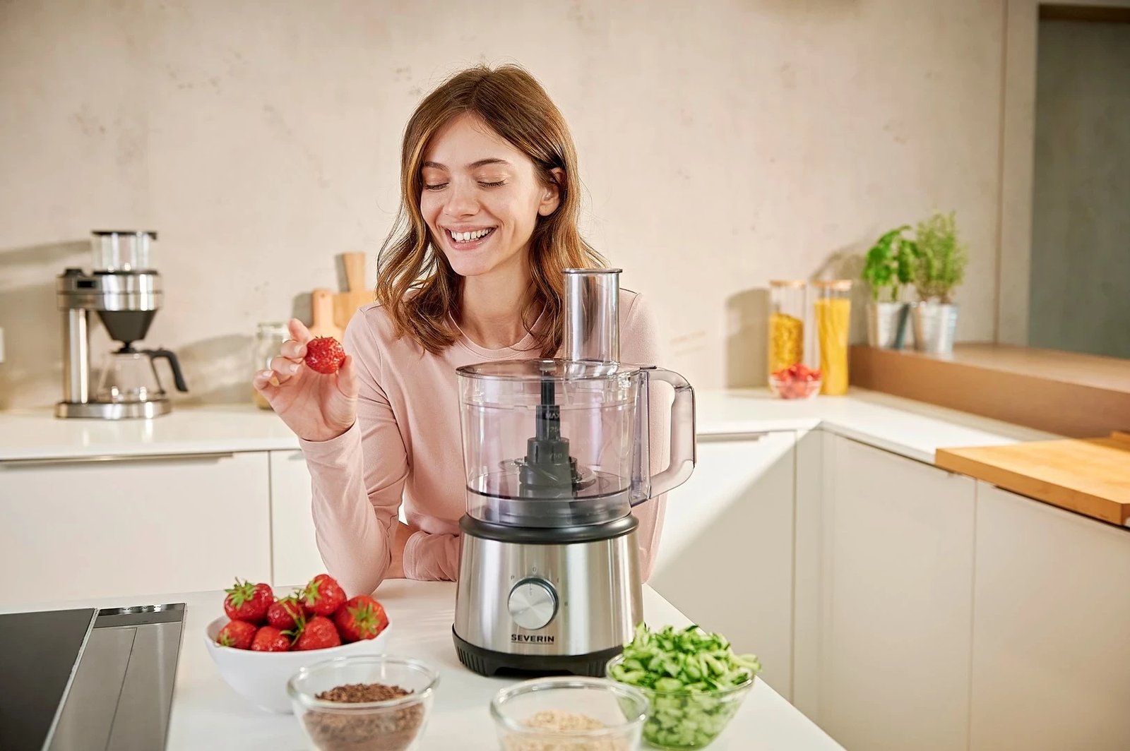 Procesor ushqimi Severin KM 3892, 1.5 L, 1200 W, Inox, i zi Procesor ushqimi Severin KM 3892, 1.5 L, 1200 W, Inox, i zi