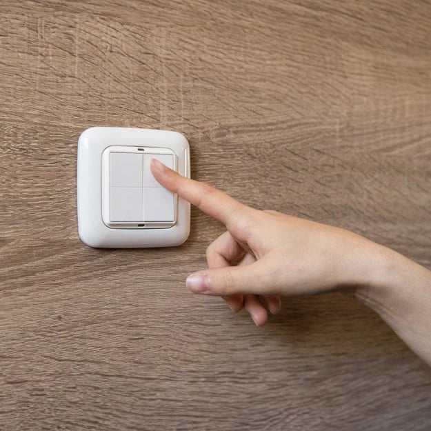 Switch Shelly BLU Wall 4 Adapter, 3 V, 4 butona, ngjyrë fildishi