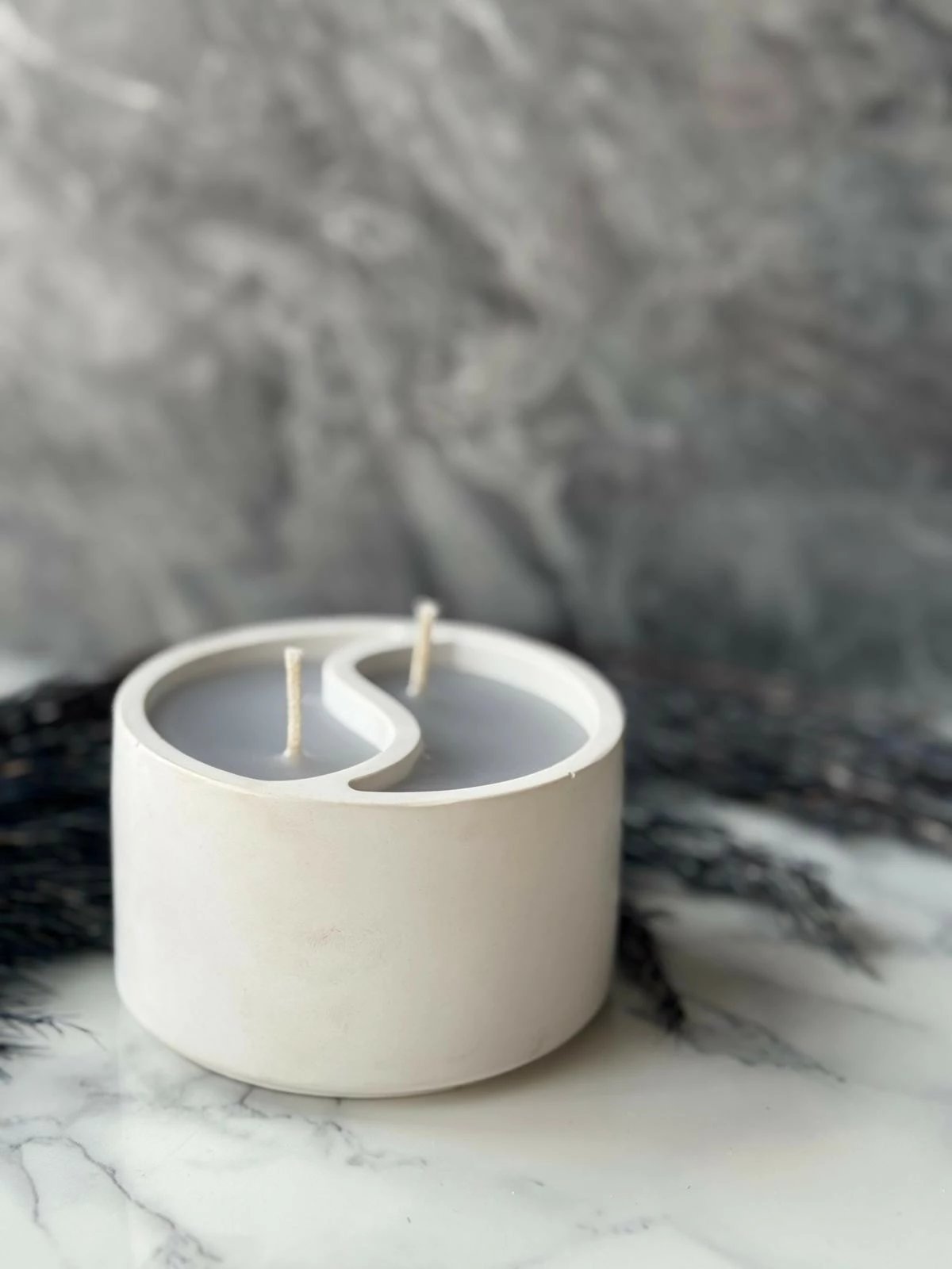 Qiri dekorativ Glamour, ngjyrë rozë dhe e bardhë, Evila Originals, 8x6x8cm