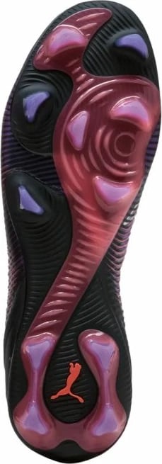 Atlete futbolli Puma për meshkuj, të zeza dhe të kuqe Atlete futbolli Puma për meshkuj, të zeza dhe të kuqe