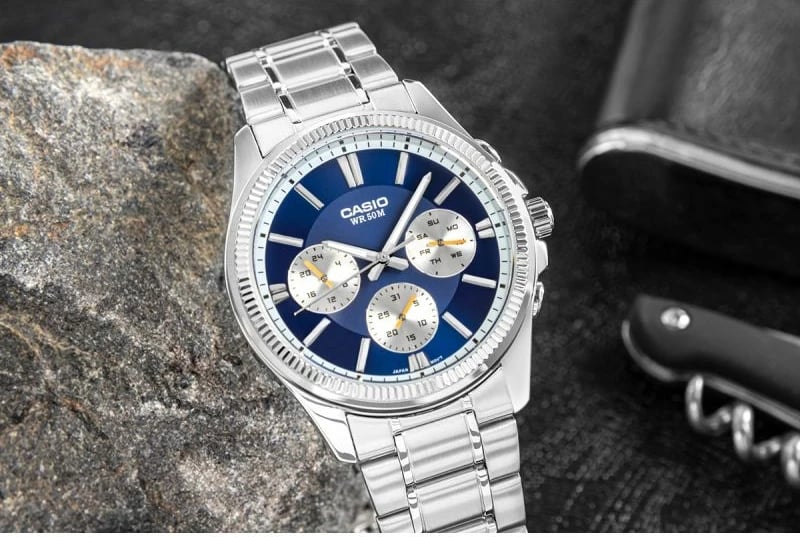 Orë dore për meshkuj CASIO, argjendtë