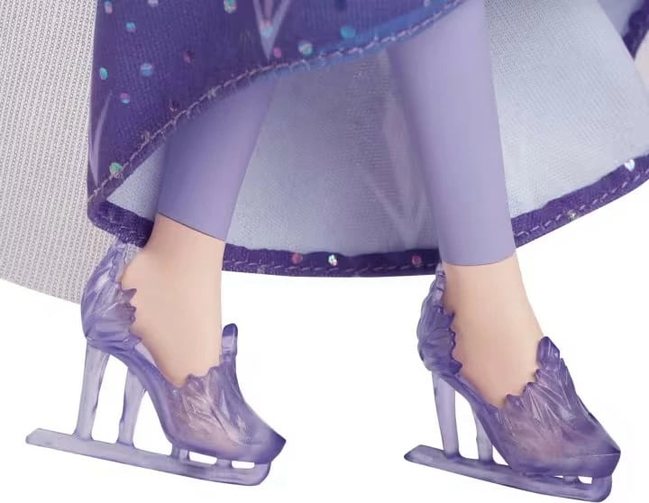 Kukull Elsa Disney Frozen, Mattel JBG53, me fustan të kaltër dhe patina akulli