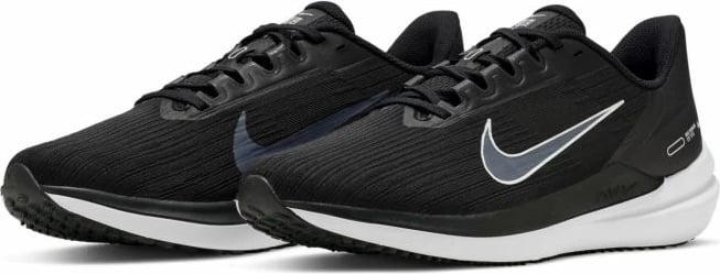 Atlete Nike për femra, të zeza