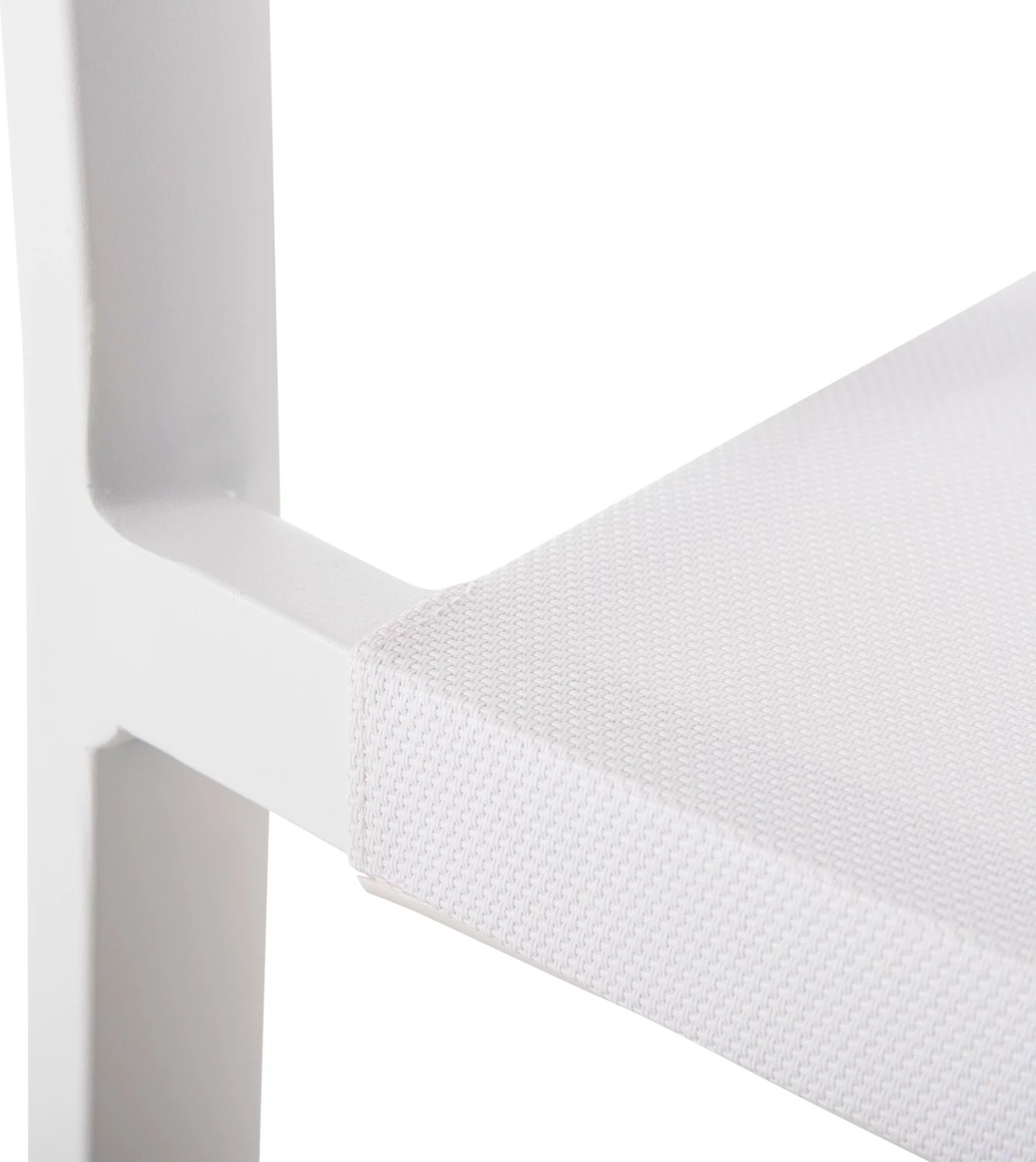 Karrige alumini FH5891.22, kornizë e bardhë dhe tekstil, mbështetëse ratan bezhë, 57x63x82H cm