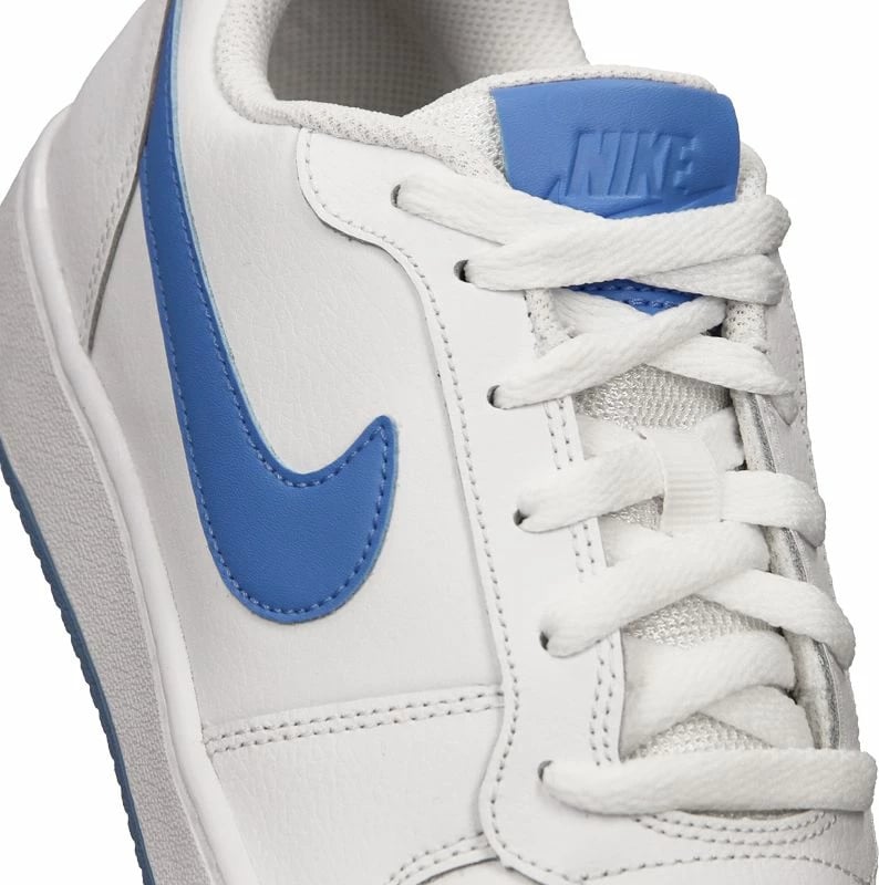 Atlete për meshkuj Nike, të bardha