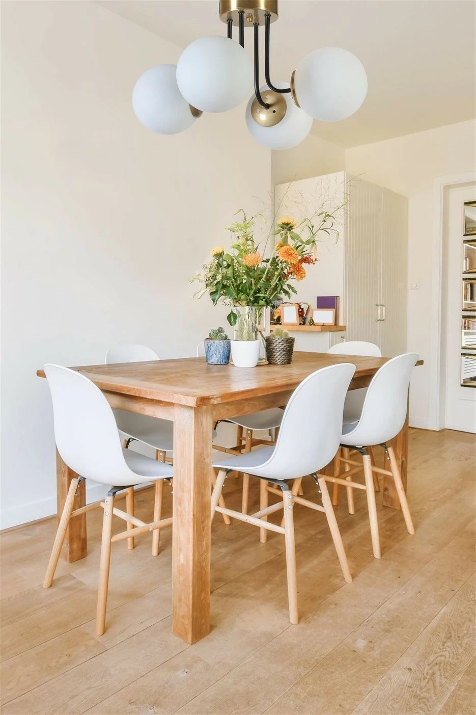 Llambë tavani Opviq Pablo, 4 drita, ngjyrë e bardhë dhe e artë, gotë