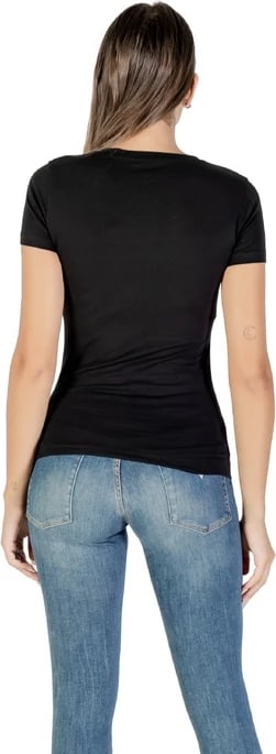 Maicë Guess femra e zezë