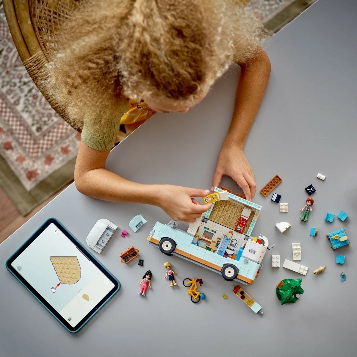 Set ndërtimi LEGO Friends 42663 Adventure in the Friends' Camper, 778 pjesë, plastikë