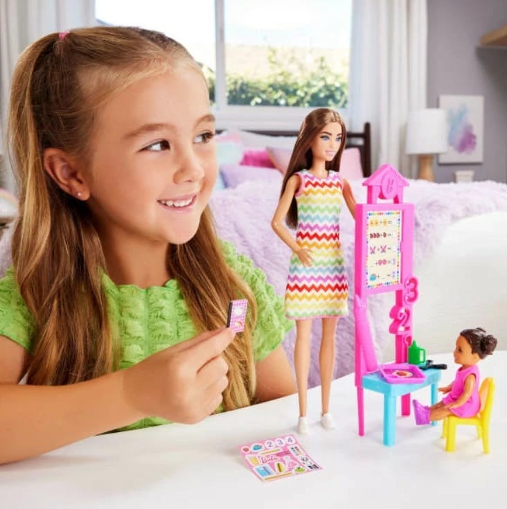 Set lodër Barbie Mattel JCR71/JCR76, mësuese me nxënëse dhe aksesorë, shumëngjyrëshe