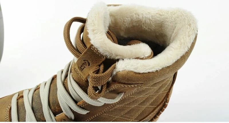 Atlete trekking për femra Aku, të zeza