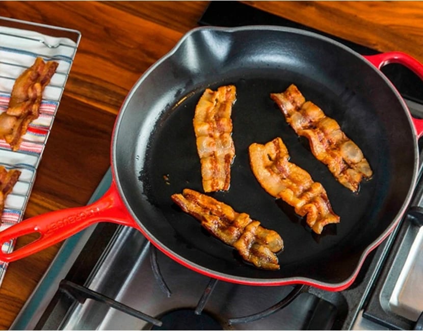 Tigan i rrumbullakët Le Creuset 20182230900422, gize, smalt, 26.9cm, i zi/kuq