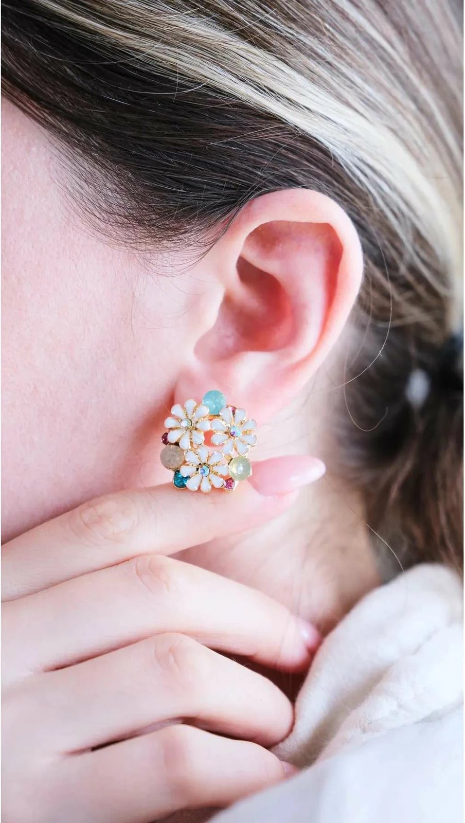 Vathë Jumeon, Byz-Pptymn-Kup, ngjyrë ari, zbukuruar me zirkon