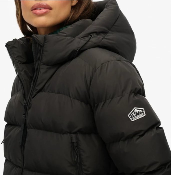 Jakne Superdry femra, e zezë