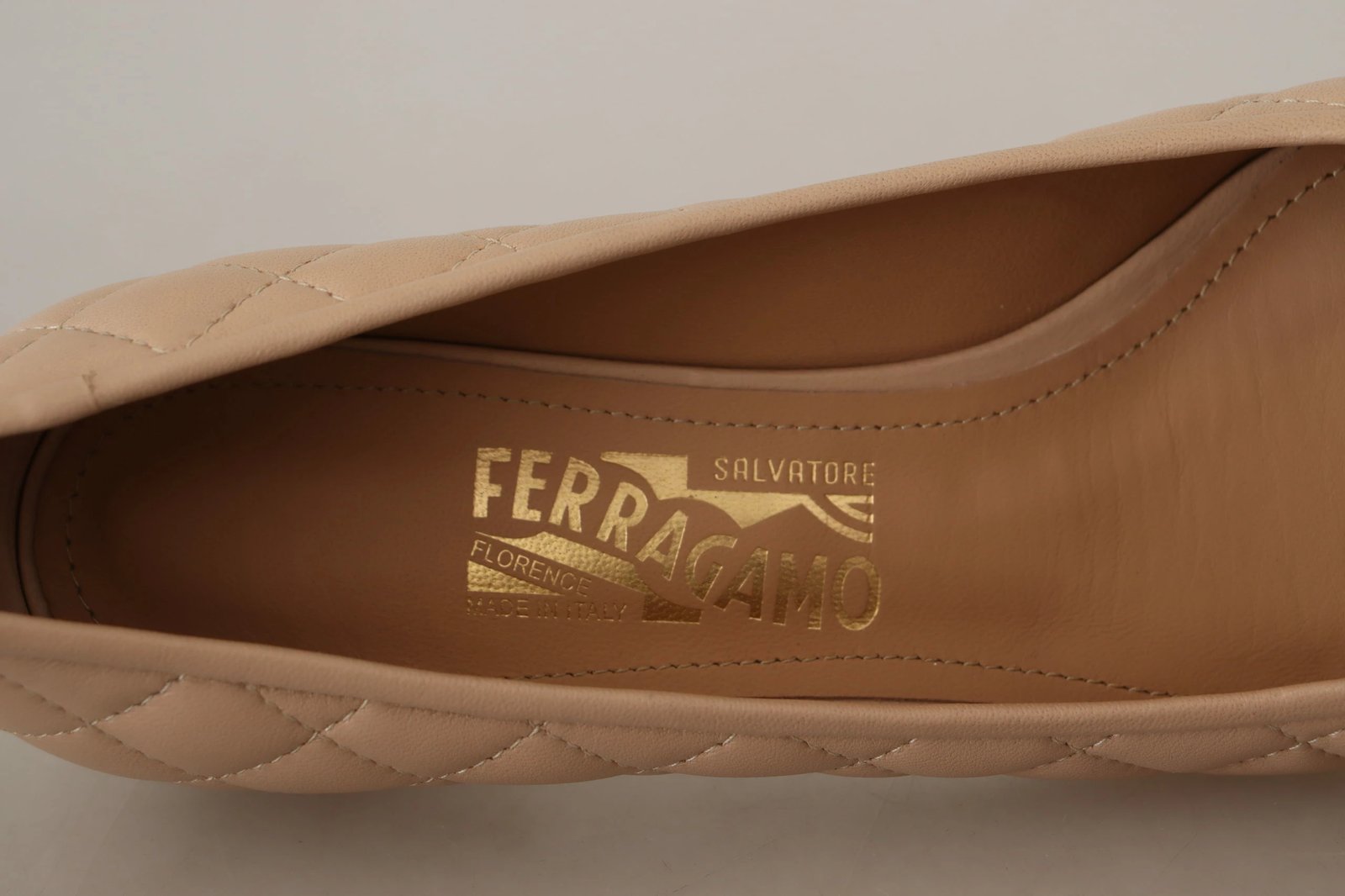 Këpucë për femra Salvatorre Ferragamo, të kafta
