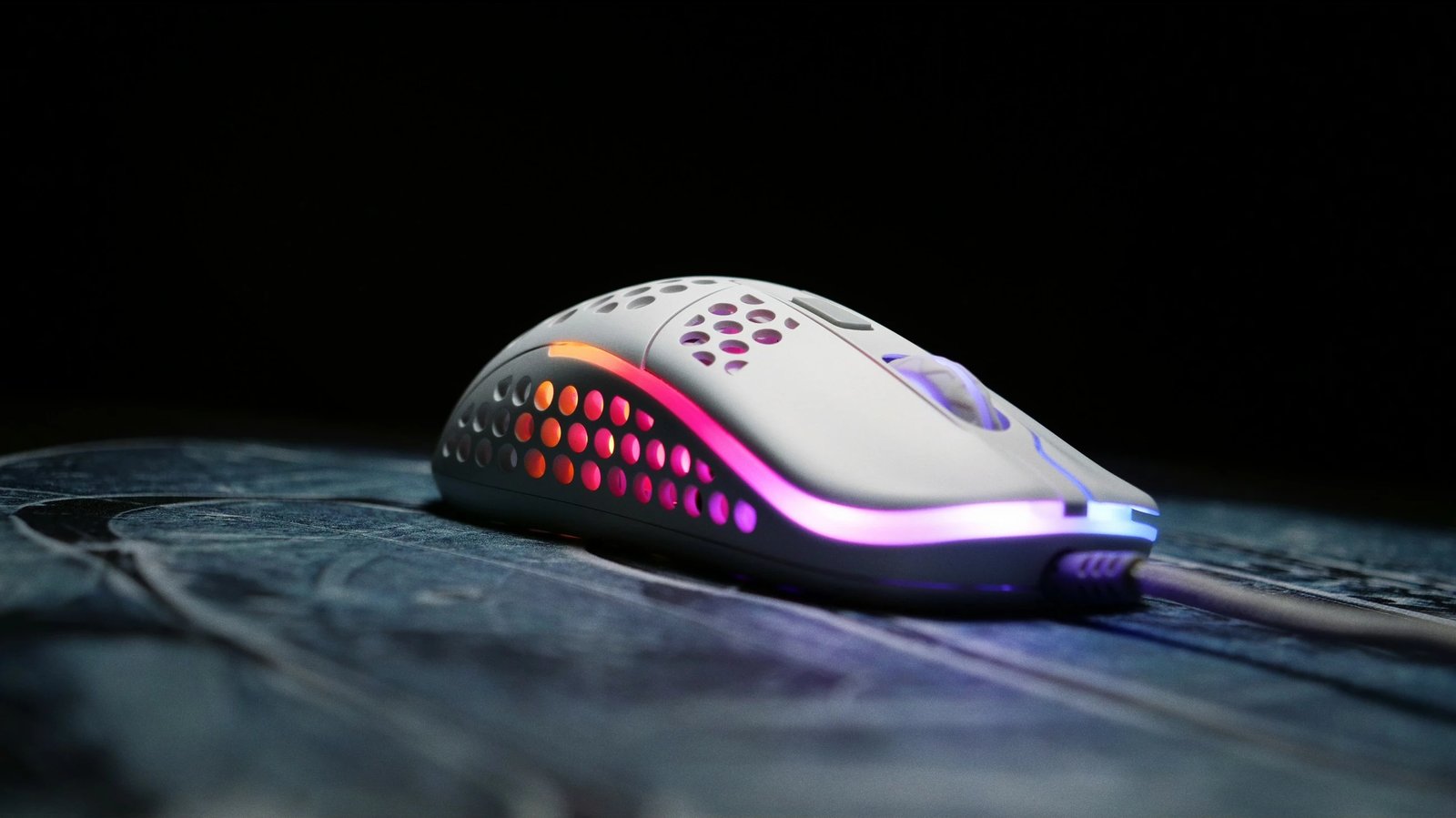 Maus Cherry XTRFY M42, 16000 DPI, Ambidextrous, USB Type-A, Bardhë