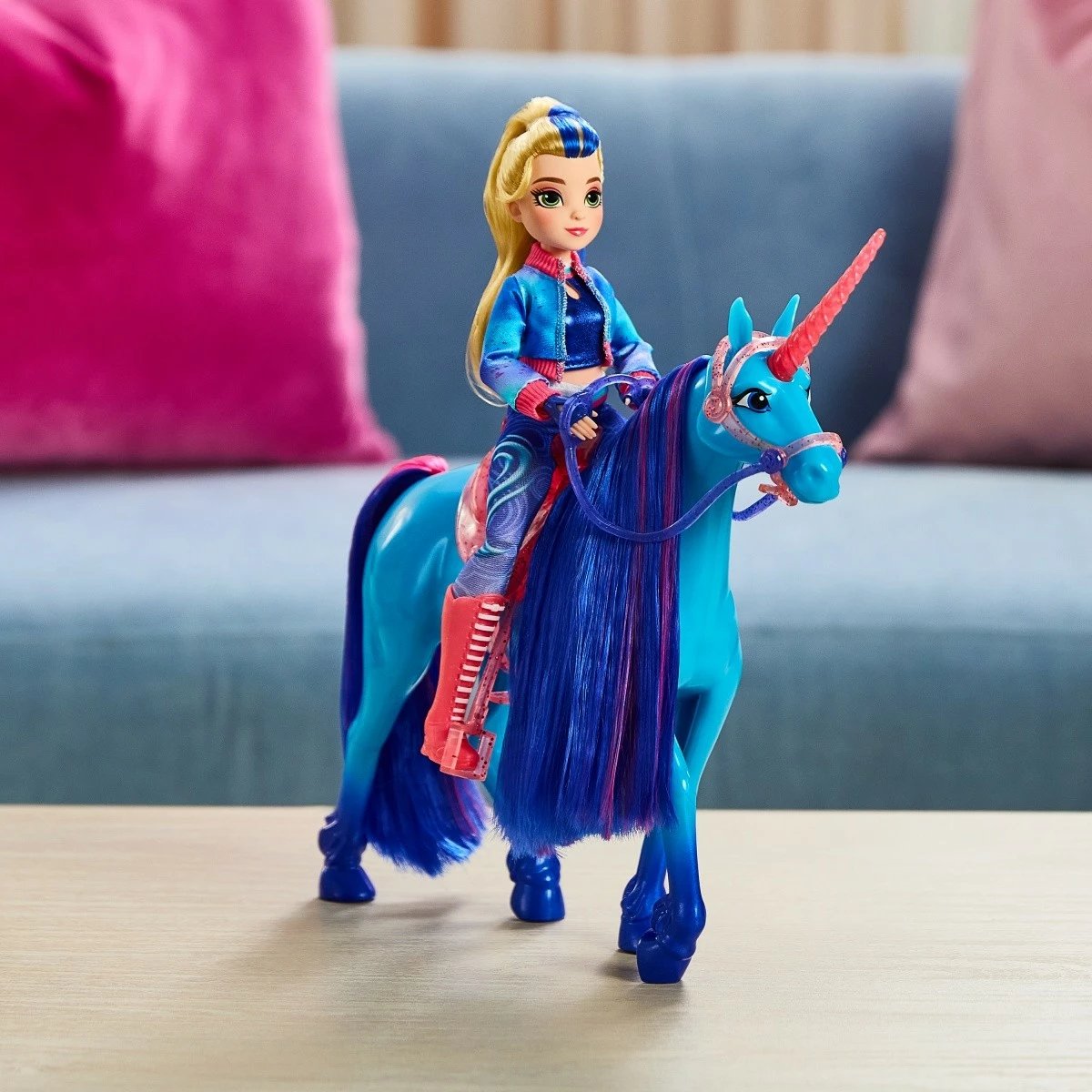 Kukull Unicorn Academy Fashion Isabel Spin Master 24cm, me aksesorë, për vajza