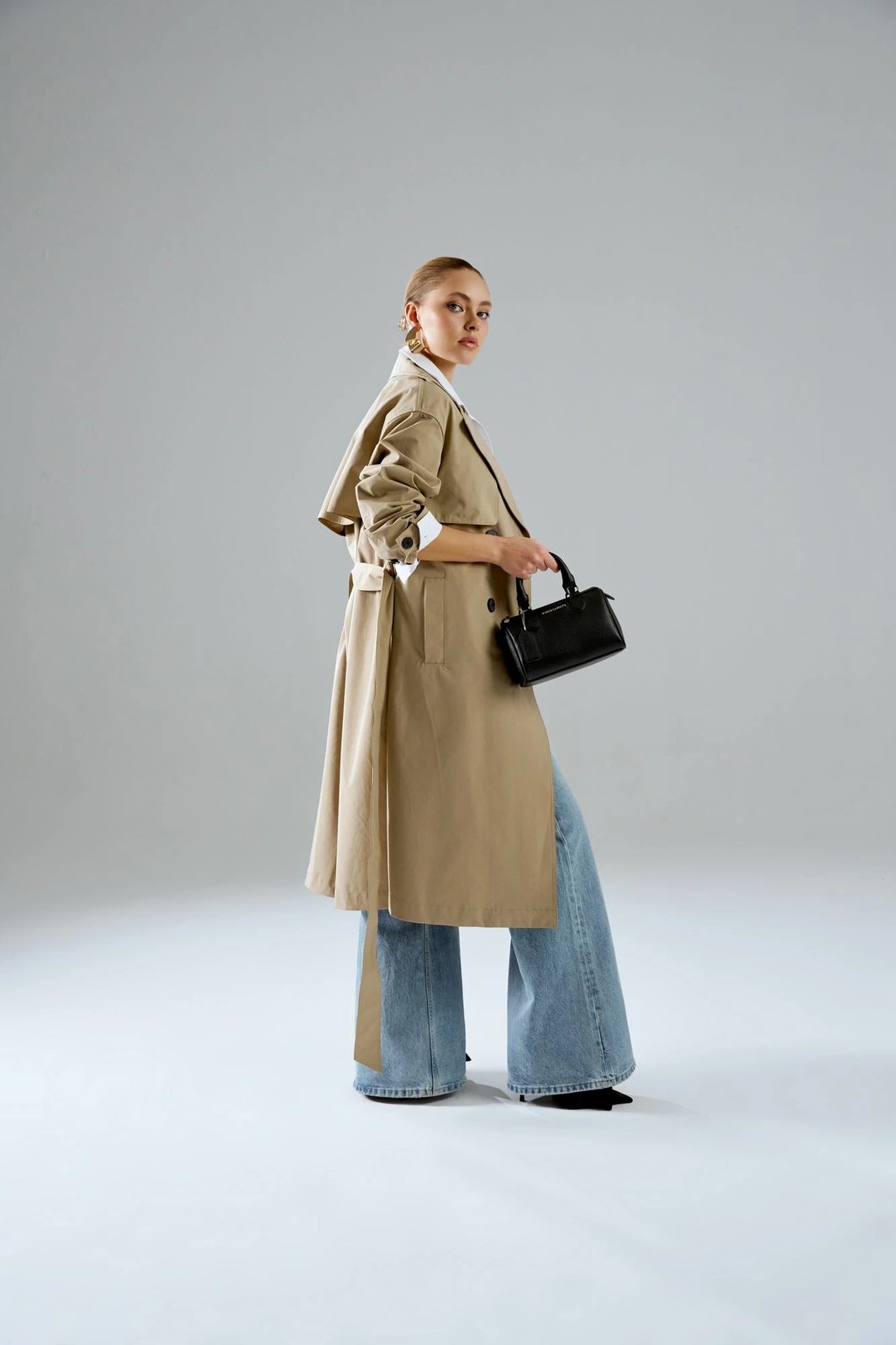 Çantë dore Vince Camuto Rimini, e zezë