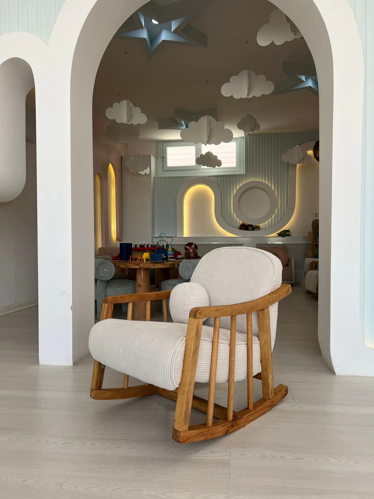 Karrige lëkundëse Wing, Atelier del Sofa, Kleamini, e bardhë