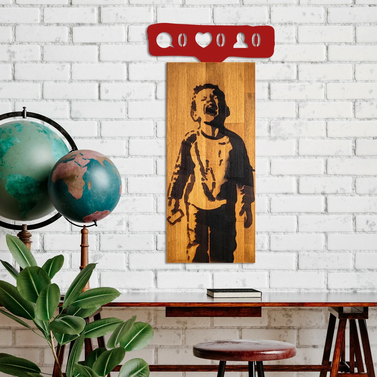 Aksesor dekorativ prej druri për mur, Banksy - Crying Boys, ngjyrë arre dhe e kuqe, 36x69x3cm