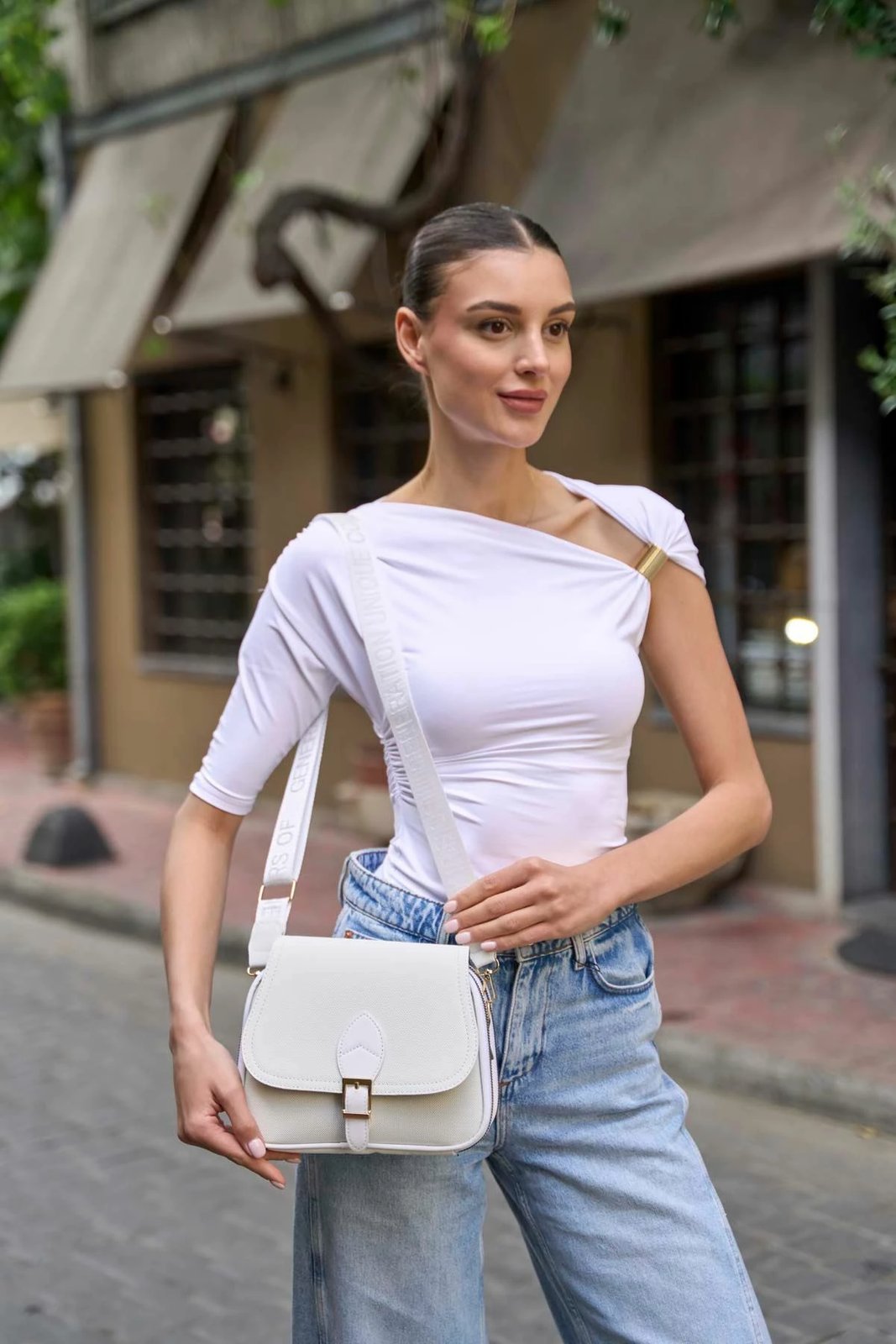 Çantë dore e bardhë Zoozie, MK1020225SV10-025