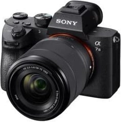 Kamera Sony Alpha ILCE-7 Mark III + Objektivi Sony SEL 28-70mm, e zezë
