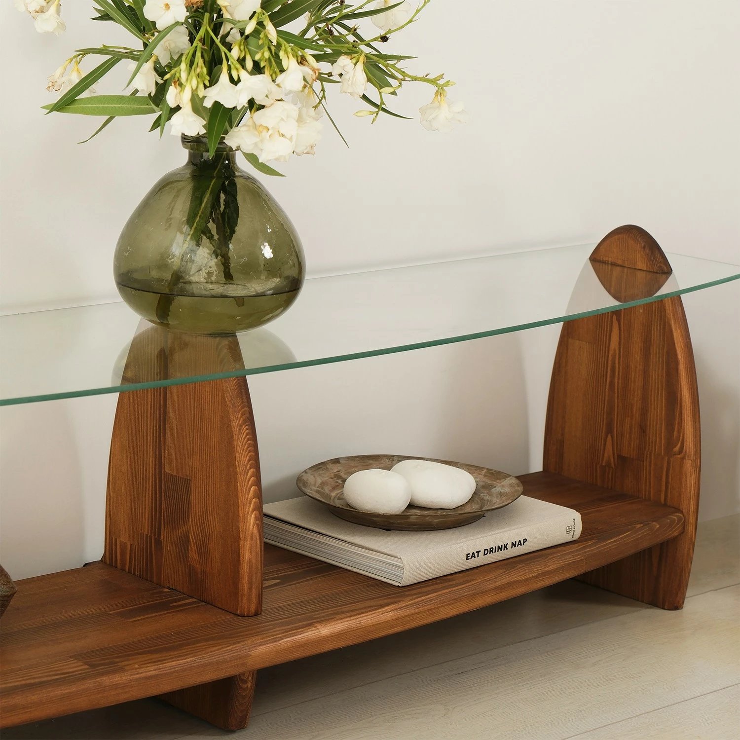 Komodë TV Skye Decor, ngjyrë gështenjë, xham transparent