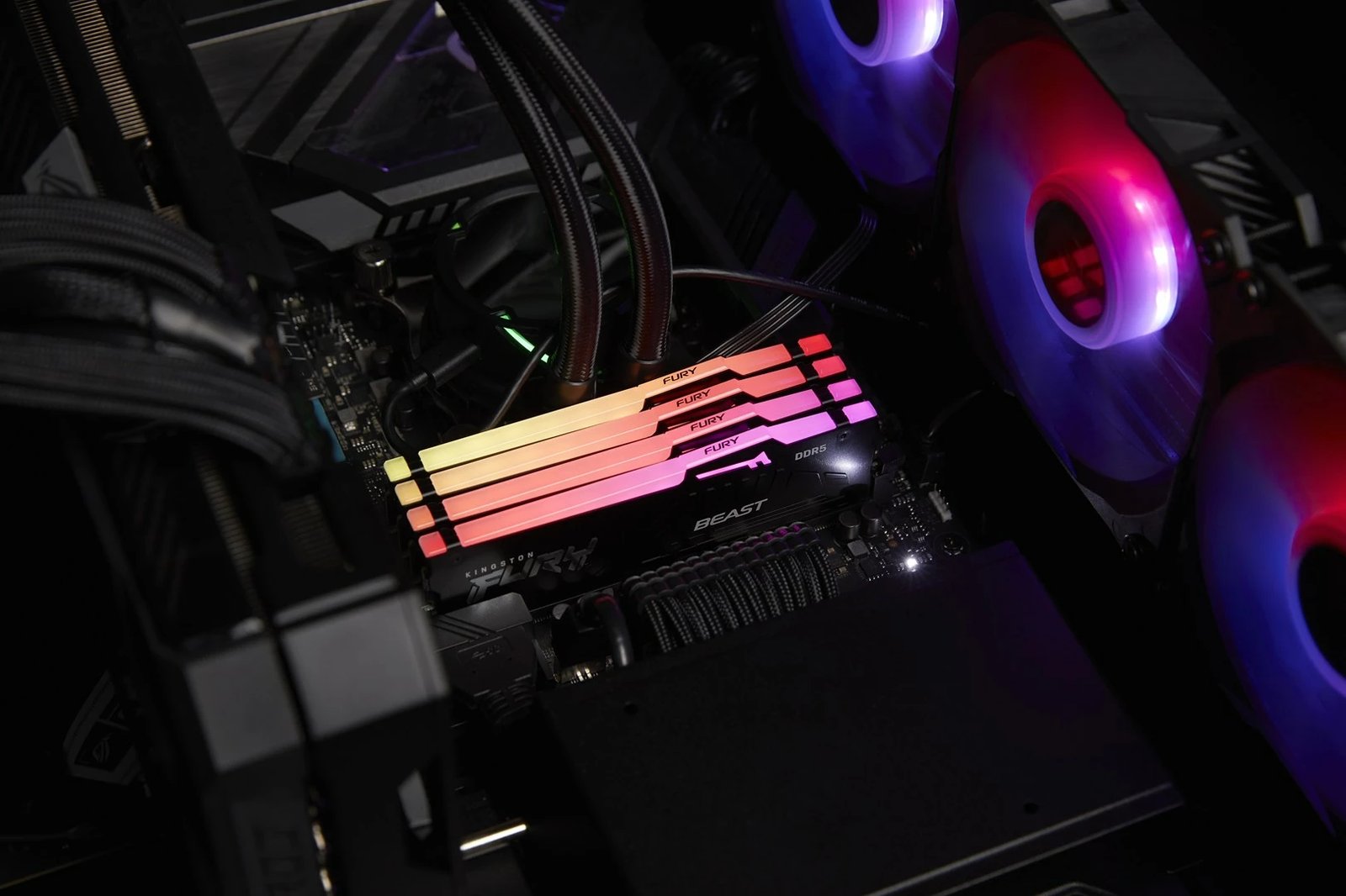 RAM Memorie Kingston Technology FURY RGB, 64GB DDR5, CL36 (2x32GB) RAM Memorie Kingston Technology FURY RGB, 64GB DDR5, CL36 (2x32GB)