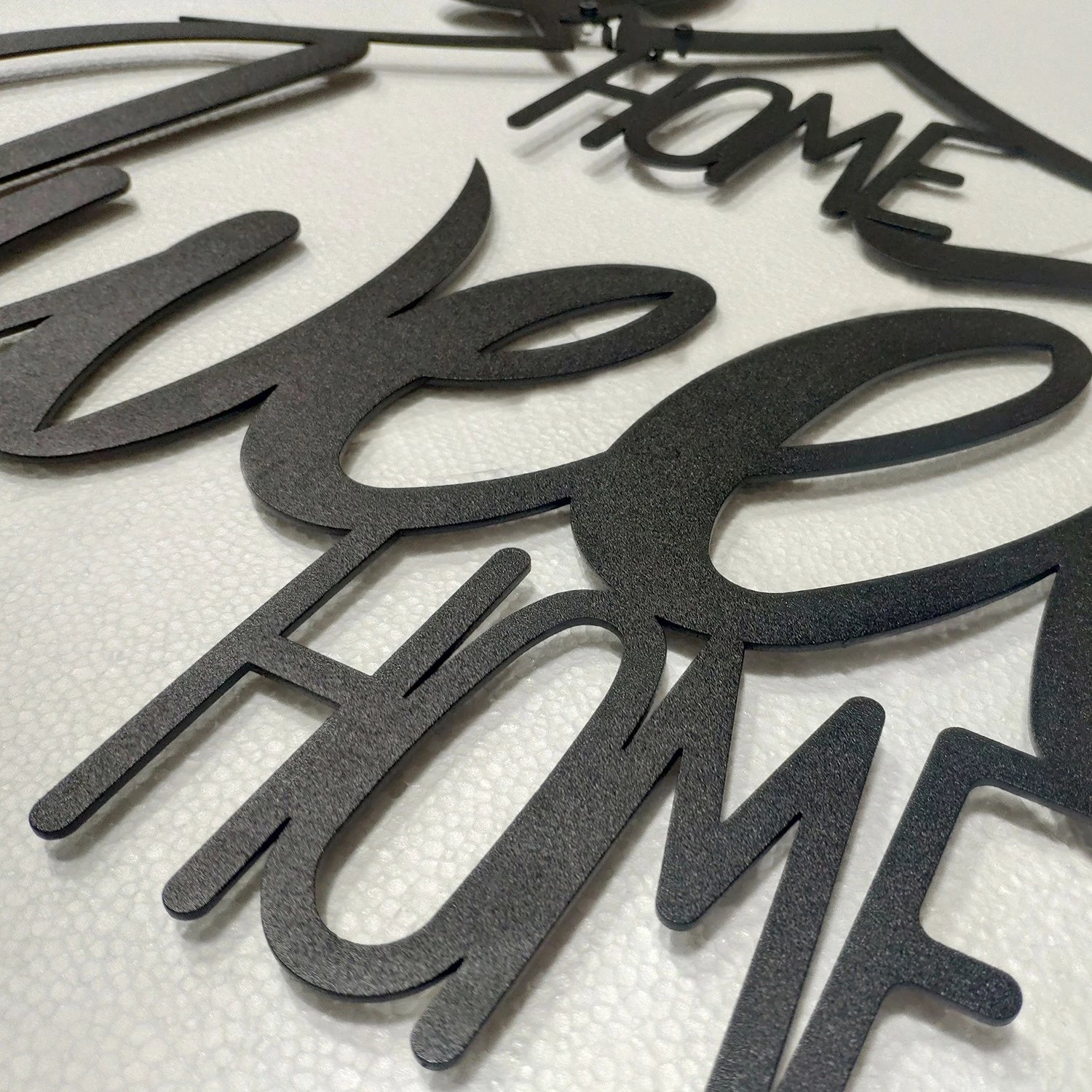 Aksesor dekorativ metalik për mur, Wallity, Welcome, ngjyrë e zezë, 50x70cm