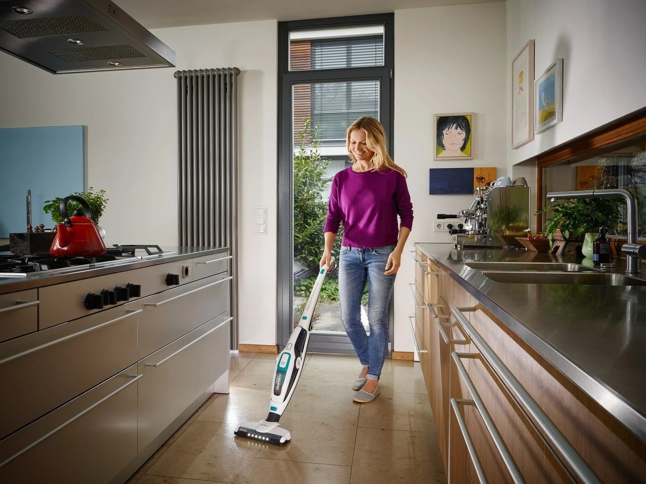 Fshesë elektrike pa kabllo Leifheit PowerVac 2in1, 20V, pa qese, bardhë/kaltër Fshesë elektrike pa kabllo Leifheit PowerVac 2in1, 20V, pa qese, bardhë/kaltër
