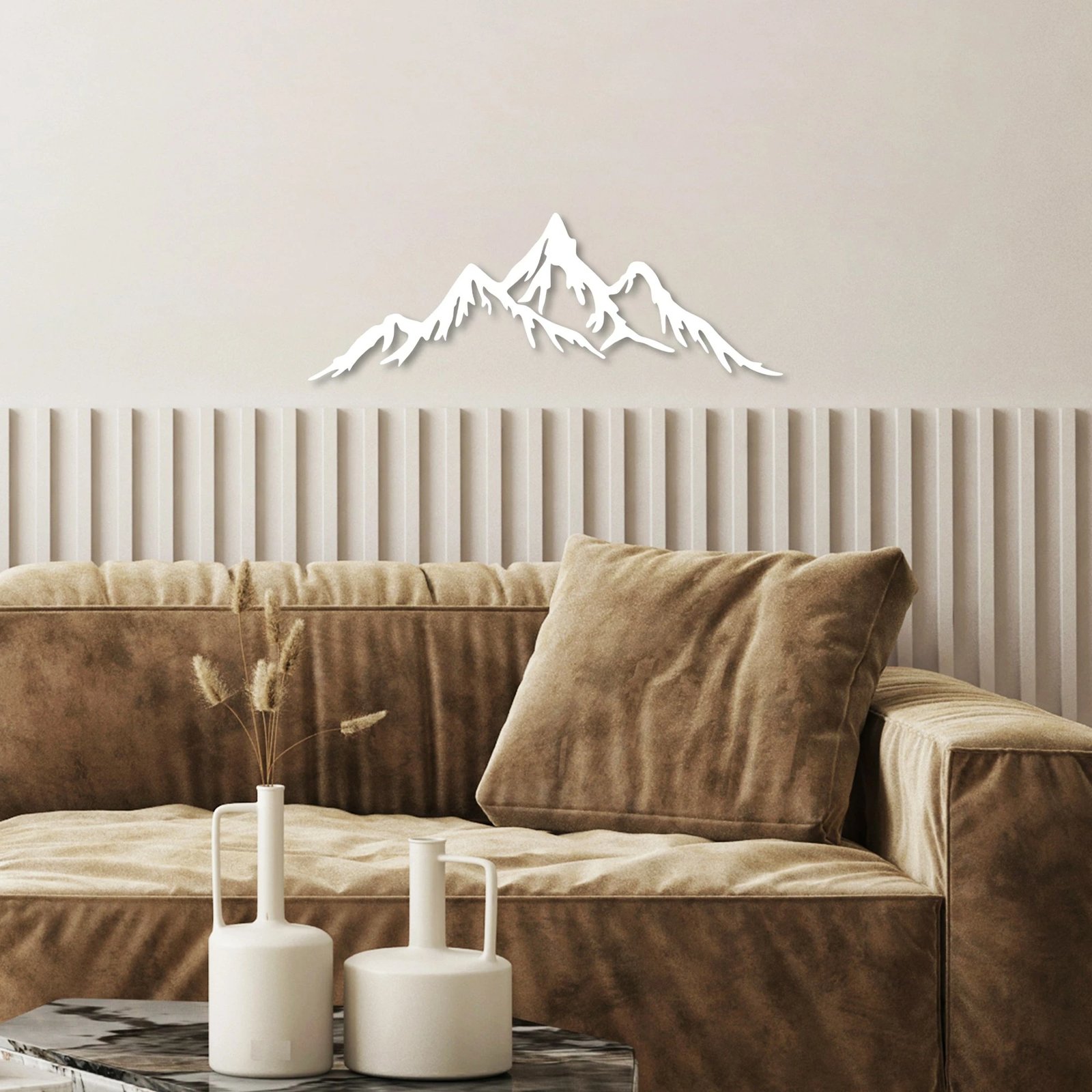 Aksesor dekorativ metalik për mur Wallity, male të plota dhe maja, 62x22cm, ngjyrë e bardhë