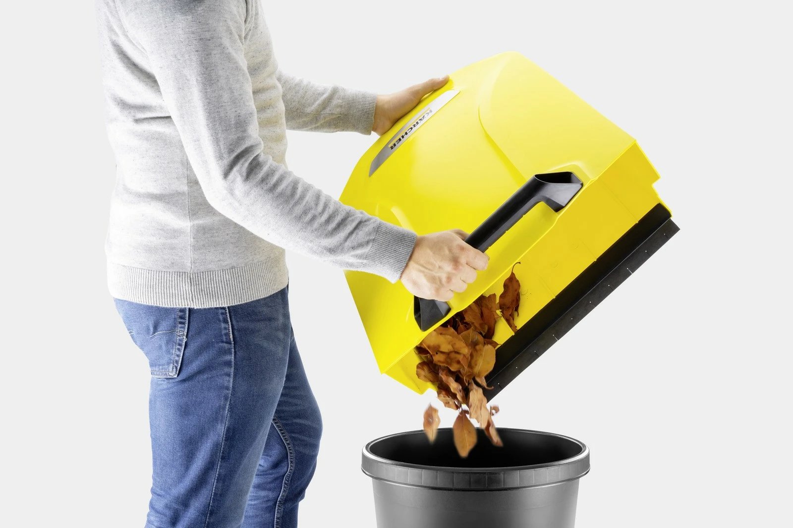 Pastrues me furça manual, Karcher S 6 Twin 1.766-460.0, gjerësi 860 mm, depozitë 38 L, 3000 m²/h, zi/verdhë, set 2 furça anësore