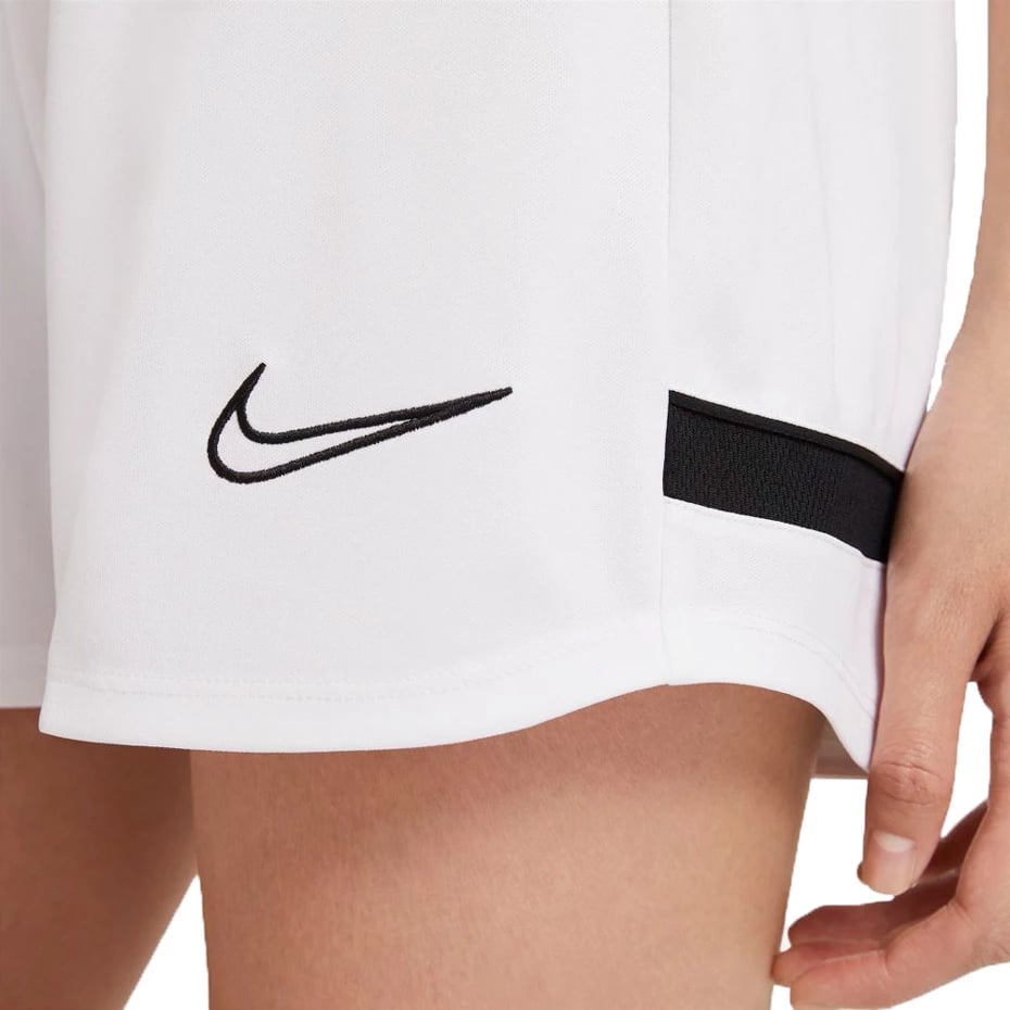 Shorce për femra Nike, të bardha Shorce për femra Nike, të bardha